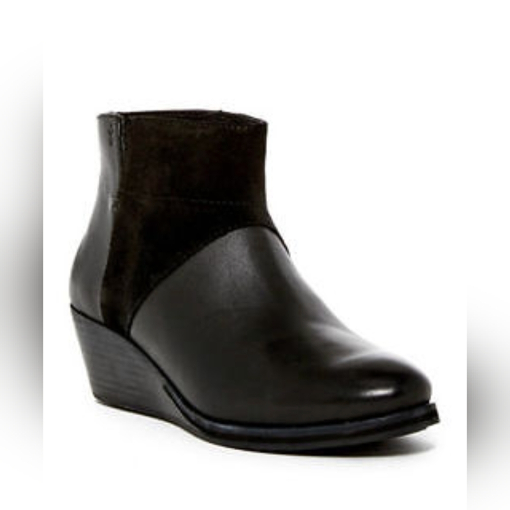 EMU* Australia 'Carlisle' suede/leather slip on wedge heel easy wear ankle boot